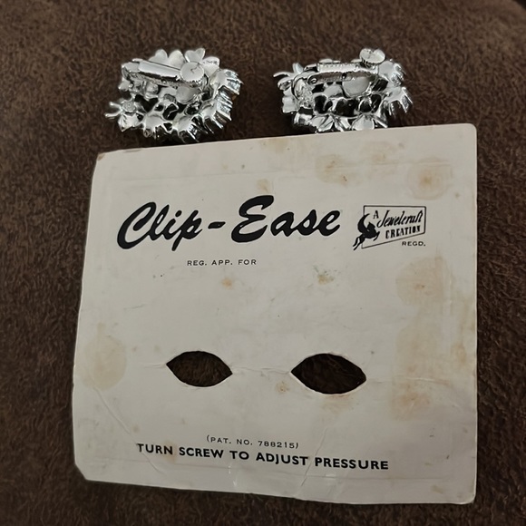 Purple silver tone Earrings Clip-ease jewelcraft creation 1920-1941 tags clip-on - Picture 3 of 7